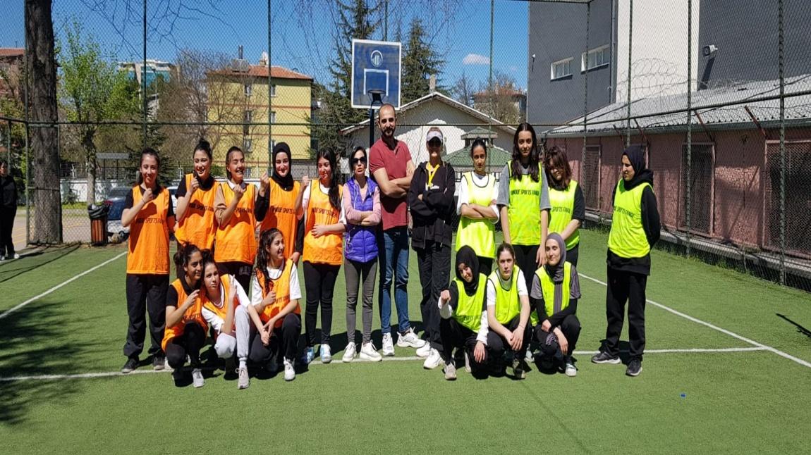 Spor Kulübümüzün düzenlemiş olduğu sınıflar arası  Kaleli Yakantop turnuvasında 10-A sınıfı  1. olmuştur.
